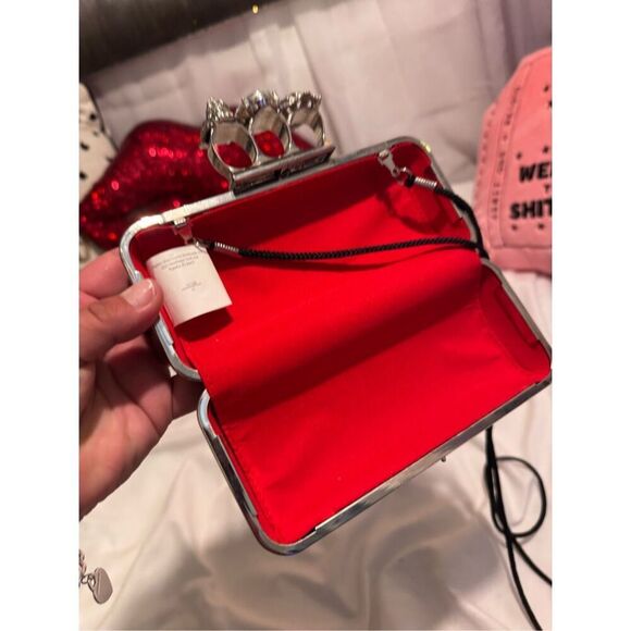 Vintage goth glam finger clutch triple ring/cosmetic makeup case/bag lion crown - Picture 3 of 9